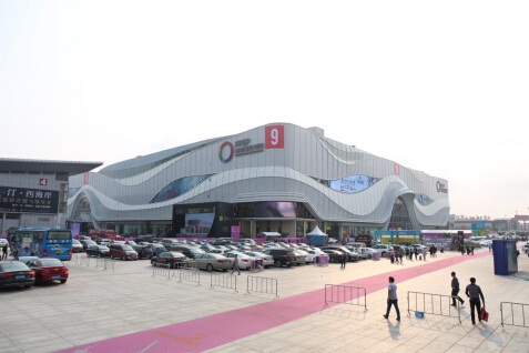 著名艺人陈道明即将来到名家具展现场(图3) 著名艺人陈道明即将来到名家具展现场(图3)