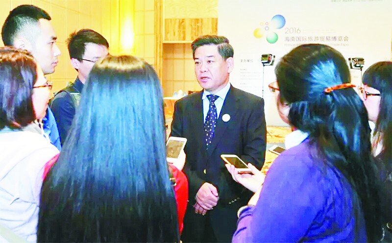 “海纳百川、博览世界!”作为立足于特区国际旅游岛、借助“一带一路”优势打造的国家级综合性展会,海博会将成为海南省重要的开放性商业平台与窗口。