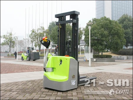 DB16W1——1.6吨步行式电动托盘堆高车