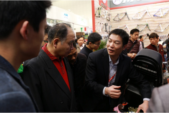 芯钥匙五大<a  data-cke-saved-href='http://search.xinmin.cn/?q=智能' href='http://search.xinmin.cn/?q=智能' target='_blank' class='keywordsSearch'>智能</a>亮点闪耀天津电动车展-焦点中国网