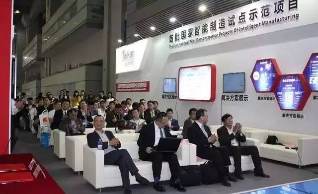 台群精机惊艳亮相深圳机械展