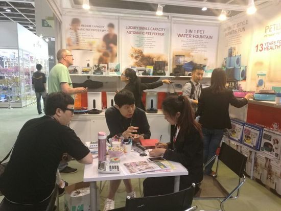 派旺用品亮相宠物用品世界--香港家庭用品展瞩目焦点