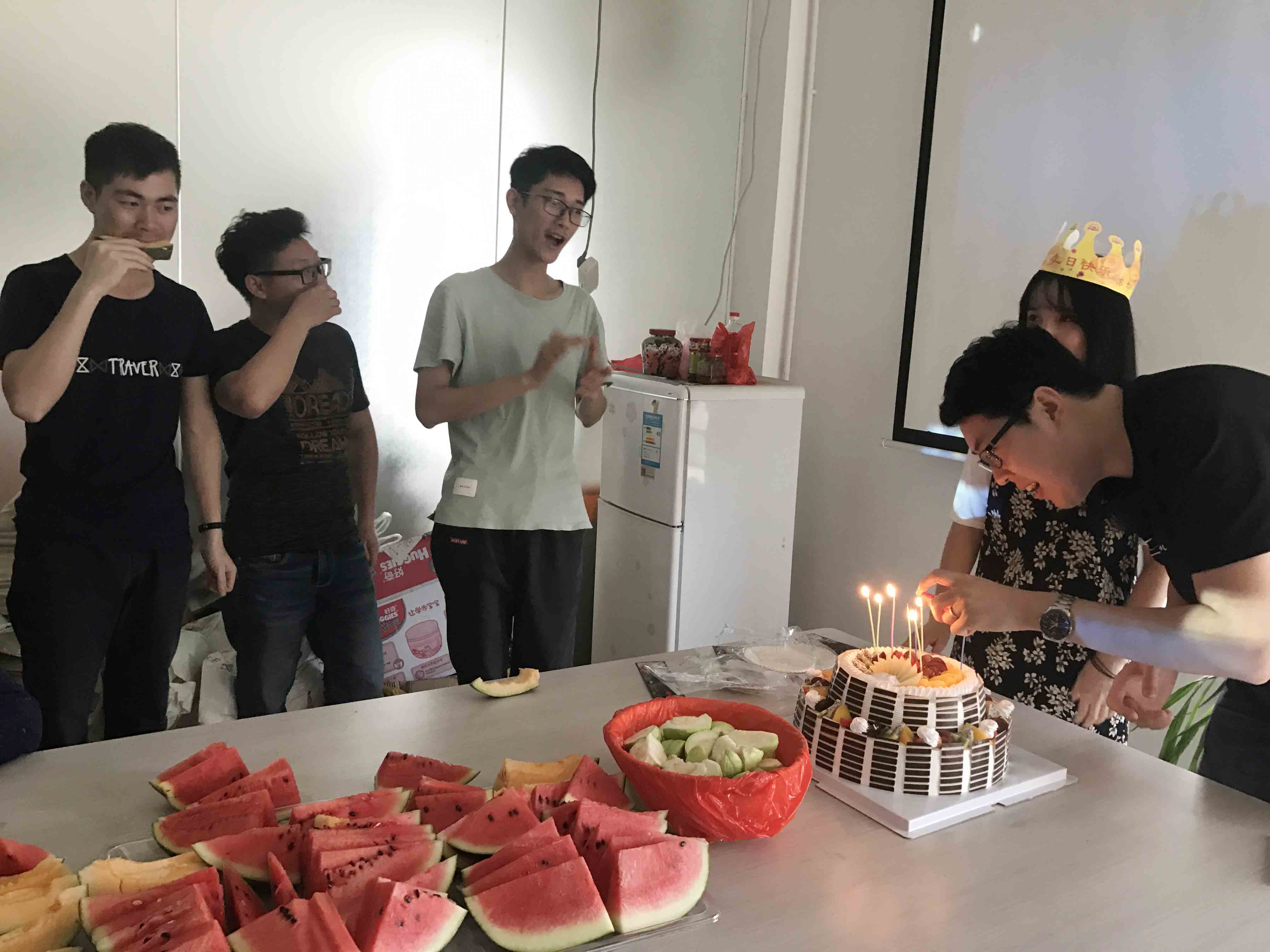 生日狂欢|首创全体同事举杯祝小欢欢生日快乐。(图3) 生日狂欢|首创全体同事举杯祝小欢欢生日快乐。(图3)